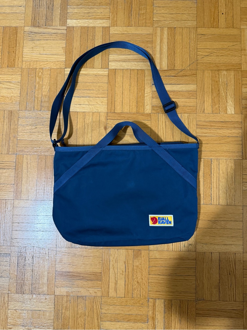 Fjallraven Dark Navy VARDAG crossbody